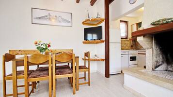 Apartment (Two Bedroom Apartment with Pool and S) | Dining room