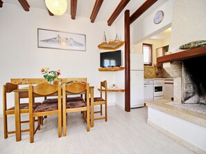 公寓 (Two Bedroom Apartment with Pool and S) | 餐廳