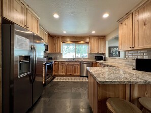 Fridge, oven, stovetop