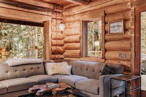 Cabin, 2 Bedrooms | Living area