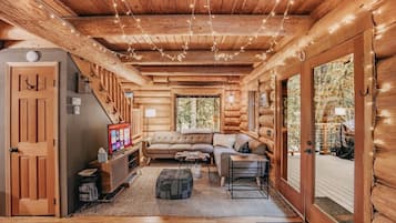 Cabin, 2 Bedrooms | Interior