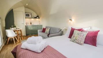 1 bedroom, individually decorated, individually furnished, free WiFi