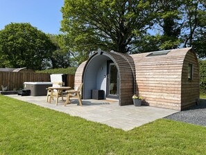 Cottage | Property grounds