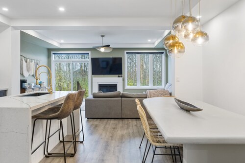 Jewel of Blue Mountain