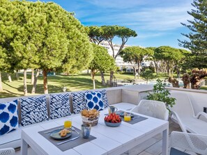 Outdoor dining - Apartment in Playas del Duque for 4 people | Casa Cadiz 111A (Puerto Banús - Marbella)