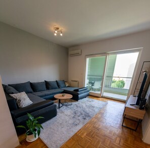 Family Apartment, 2 Bedrooms, Balcony, Courtyard View | Living area - Apartment Danny (Zadar)