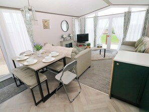 Cottage | Living area