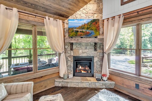 CastAway Waterfront Rustic Cabin Very Private With Outdoor Cabana