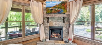 CastAway Waterfront Rustic Cabin Very Private With Outdoor Cabana