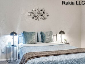 2 bedrooms, iron/ironing board, free WiFi, bed sheets - This townhouse is a 2 bedroom(s), 1.5 bathrooms, located in Edmond, OK. (Edmond)