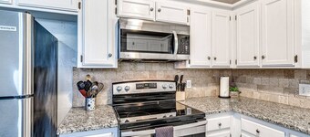This townhouse is a 2 bedroom(s), 1.5 bathrooms, located in Edmond, OK.