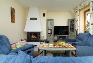 Apartment, 2 Bedrooms, Balcony, Mountain View | Living room - Mountain View Czajki by Renters (Koscielisko)