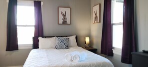 2 bedrooms, desk, iron/ironing board, free WiFi