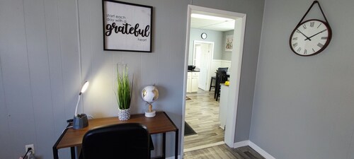 Charming 2BR Home near Historic Downtown Noblesville