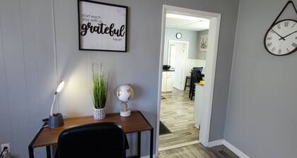 Charming 2BR Home near Historic Downtown Noblesville