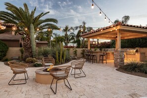 屋外ダイニングエリア