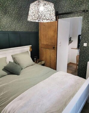 1 bedroom, iron/ironing board, travel crib, free WiFi