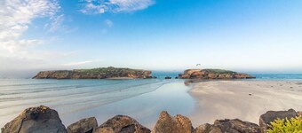 Bluey House  - three bedroom house with enclosed yard