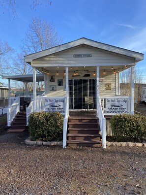Exterior detail - Great location just across the street from Reelfoot Lake close to boat ramps (Hornbeak)