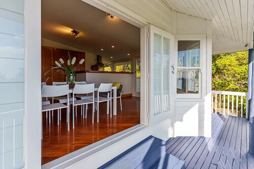 Historical Lifestyle Retreat!