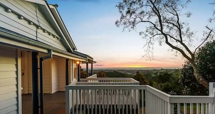 Historical Lifestyle Retreat!