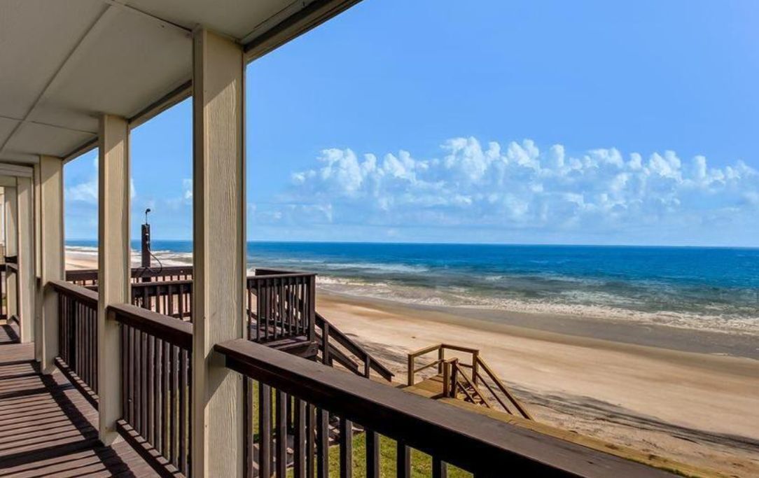 The Lazy Turtle: Gorgeous Beach House, Spacious, Sleeps up to 15
