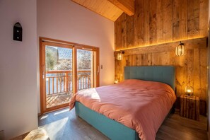 4 bedrooms, WiFi, bed sheets