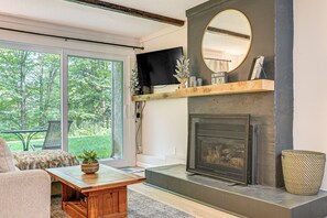 TV, books - Ski-Home Trail: Updated Killington Condo (Killington)