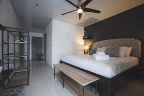 4 habitaciones, caja de seguridad en la habitación y escritorio 