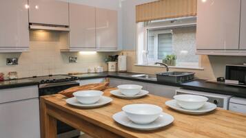 Casa de campo | Cozinha privada | Geladeira, lava-louças, chaleira elétrica, torradeira