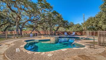 House, 1 Bedroom | Pool