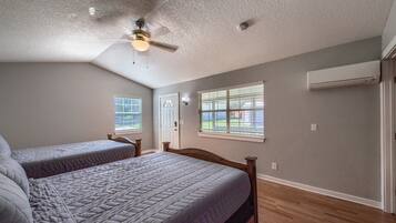 House, 1 Bedroom | 1 bedroom, iron/ironing board, free WiFi