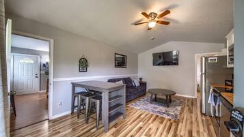 House, 1 Bedroom | Tempat makan