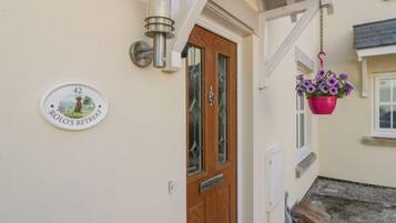 Cottage | Property grounds