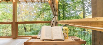 Romantic getaway w/outdoor soaking tub