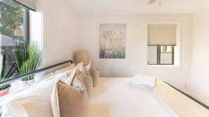 3 bedrooms, desk, iron/ironing board, travel crib