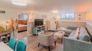 Fernseher, Stereoanlage, Arbeitsbereiche