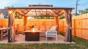 Outdoor dining - Hot Tub, fully fenced, and dog friendly! (Indianapolis)