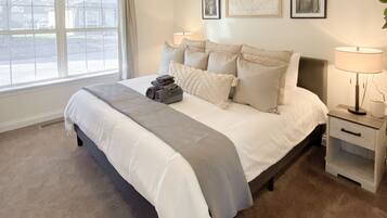 3 bedrooms, desk, iron/ironing board, travel crib