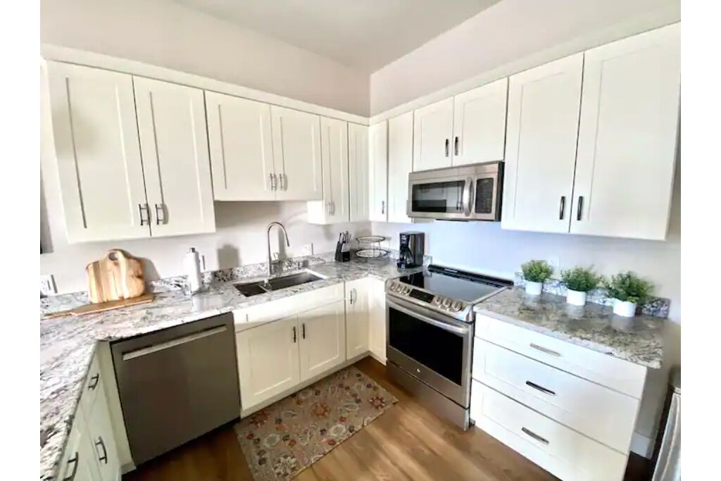Cozy and Comfortable Castle Rock Gem
