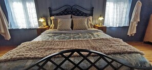 3 bedrooms, WiFi, bed sheets