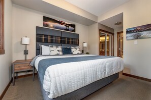2 bedrooms, iron/ironing board, travel crib, free WiFi
