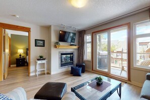 Télévision, cheminée