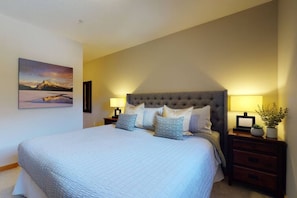 2 bedrooms, iron/ironing board, travel cot, free WiFi