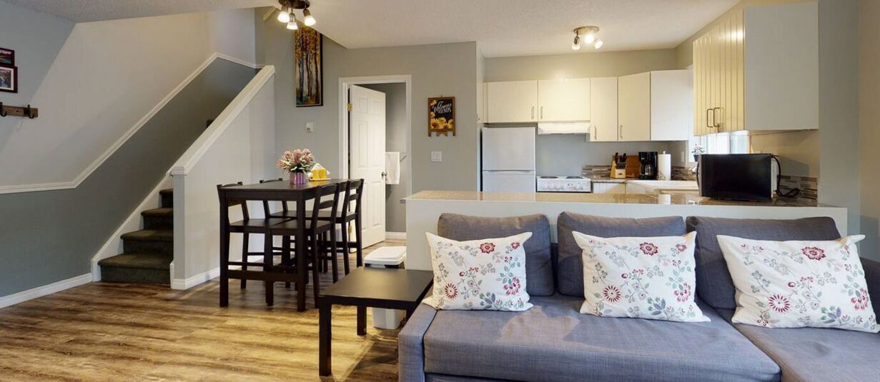 Televisión y chimenea 