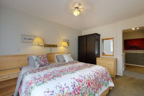 2 habitaciones, escritorio, tabla de planchar con plancha y wifi 