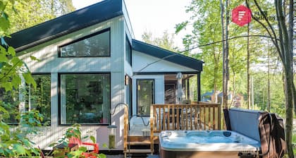 ⭐ Le Coureur des bois de Portneuf 🪓 Private SPA Sauna Pool Billiards Trails ⭐