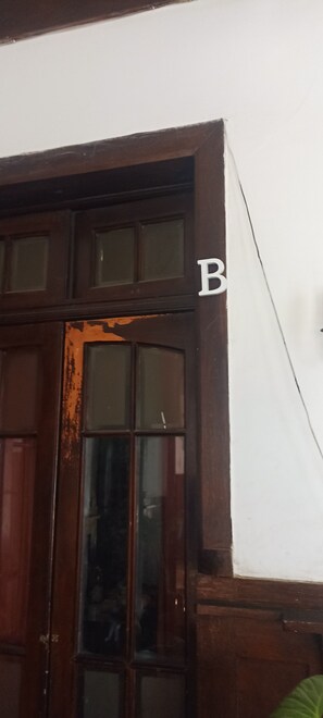 Kamar Double Ekonomi, 1 Tempat Tidur Queen | Wi-Fi gratis, seprai linen, dan dapat diakses tamu berkursi roda