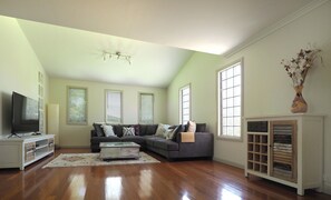 Fireplace - Spacious 4 bedroom family home with pool (Charlotte Bay)