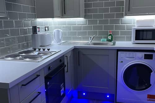 Superior Apartment, Ensuite (Superior 1 Bed- Sleeps 4) | Shared kitchen